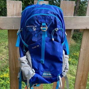 Mountain Hardwear Fluid 26 Pack in Blue Chip